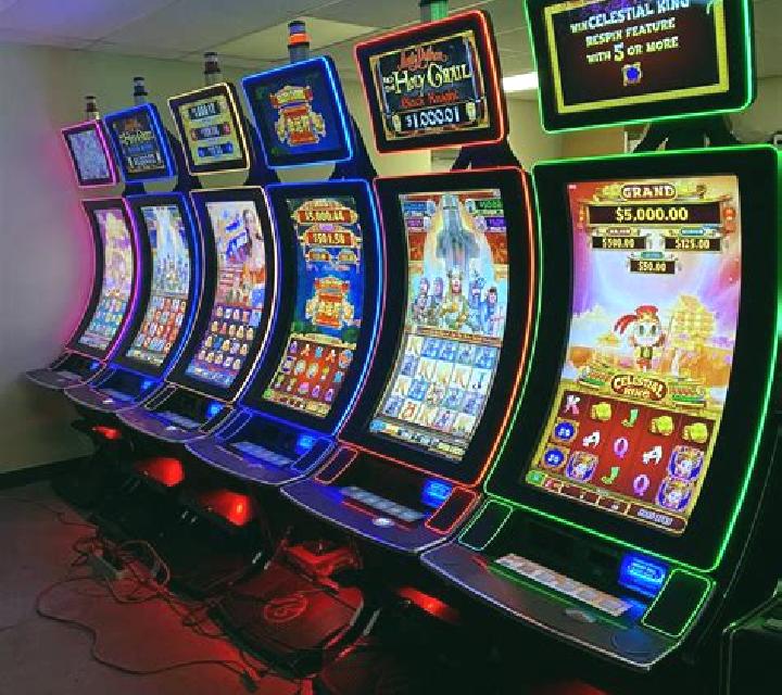Spin Royal MaxWin online slot
